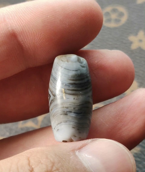 古玩玉器天然纏絲瑪瑙珠真品鑒賞圖