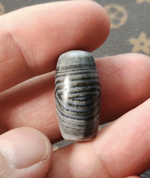 古玩玉器天然纏絲瑪瑙珠真品鑒賞圖