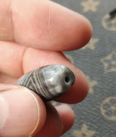 古玩玉器天然纏絲瑪瑙珠真品鑒賞圖