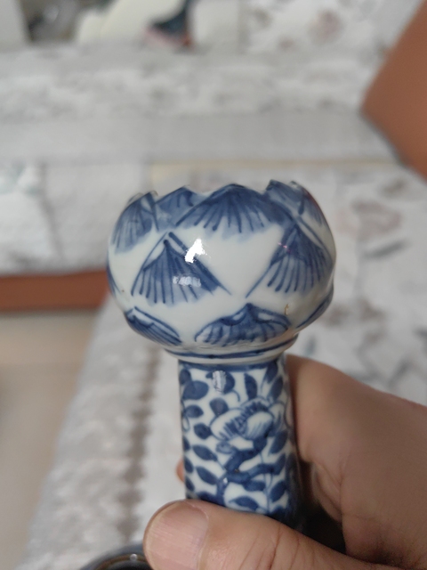 古玩陶瓷青花花卉五孔瓶真品鑒賞圖