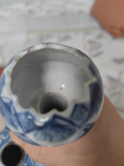 古玩陶瓷青花花卉五孔瓶真品鑒賞圖