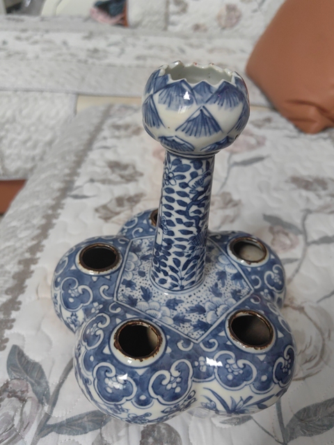 古玩陶瓷青花花卉五孔瓶真品鑒賞圖