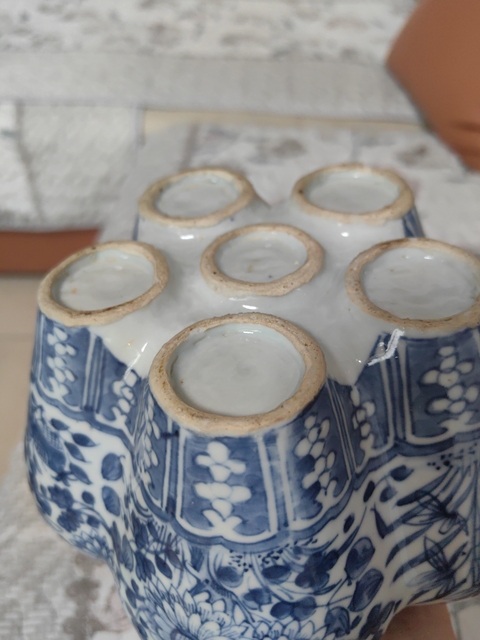 古玩陶瓷青花花卉五孔瓶真品鑒賞圖
