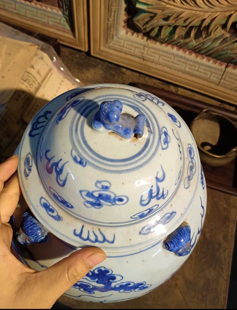 古玩陶瓷青花趕珠龍紋獅耳罐真品鑒賞圖