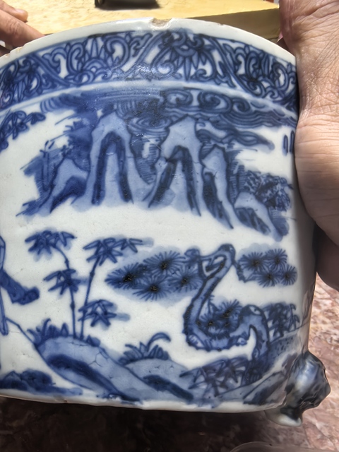 古玩陶瓷人物紋青花香爐真品鑒賞圖
