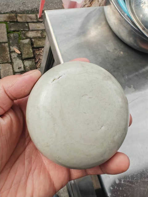 古玩陶瓷龍泉青瓷粉盒真品鑒賞圖