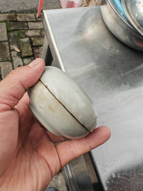 古玩陶瓷龍泉青瓷粉盒真品鑒賞圖