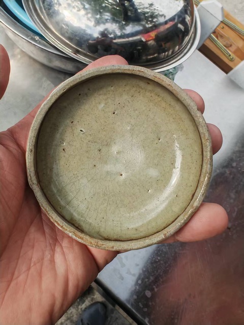 古玩陶瓷龍泉青瓷粉盒真品鑒賞圖