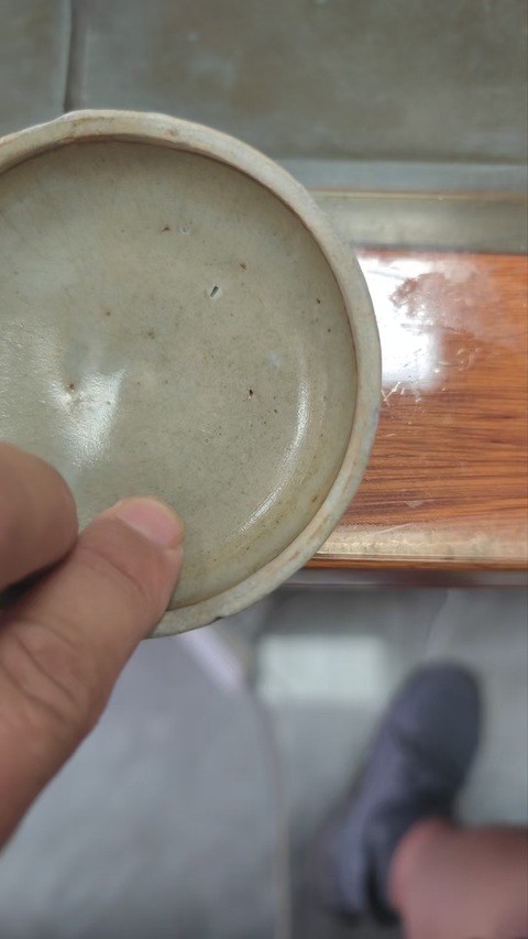 古玩陶瓷龍泉青瓷粉盒真品鑒賞圖