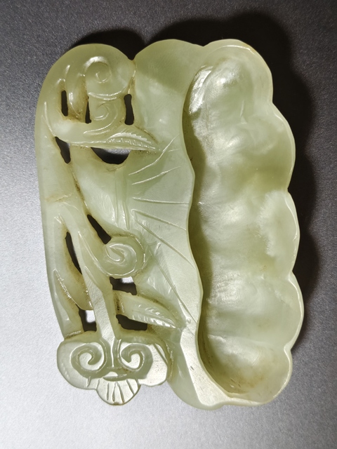 古玩玉器和田玉雕“荷葉形筆舔”拍賣,當前價格388元