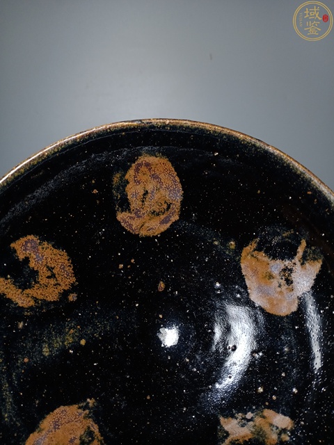 古玩陶瓷鐵銹花碗真品鑒賞圖