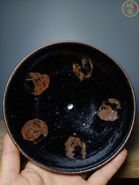 古玩陶瓷鐵銹花碗真品鑒賞圖