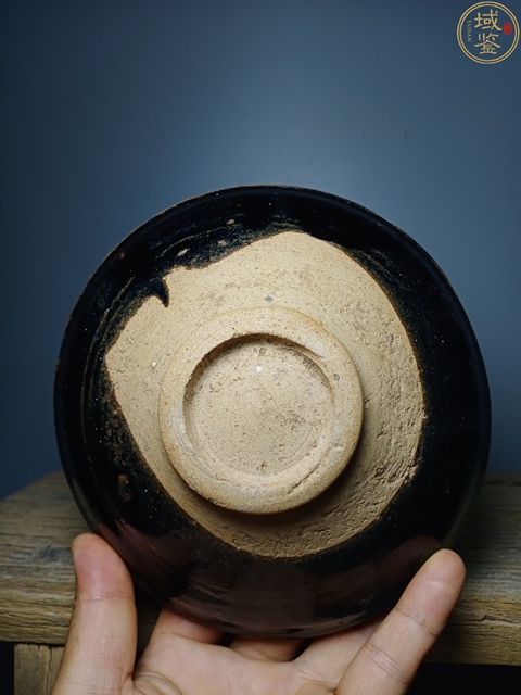 古玩陶瓷鐵銹花碗真品鑒賞圖