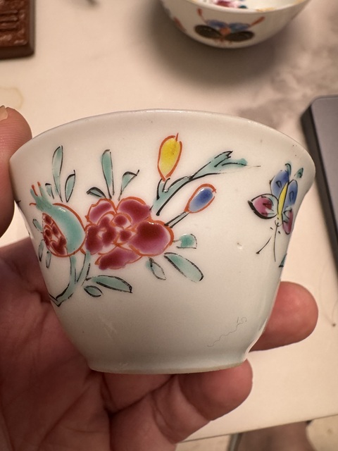 古玩陶瓷粉彩花卉紋杯真品鑒賞圖