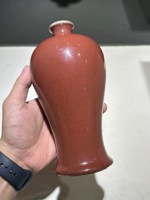 古玩陶瓷紅釉梅瓶真品鑒賞圖