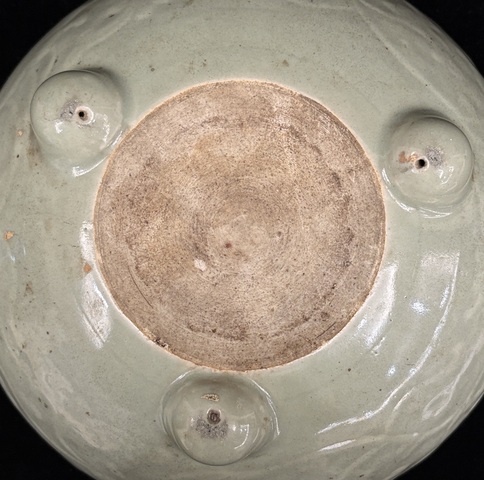 古玩陶瓷豆青釉印花爐真品鑒賞圖
