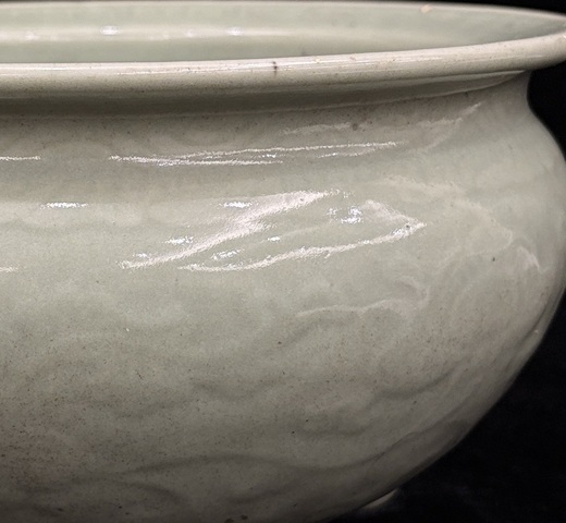 古玩陶瓷豆青釉印花爐真品鑒賞圖