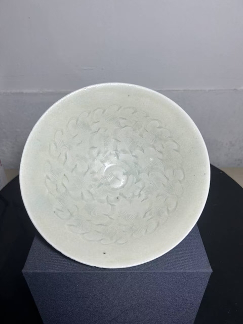 古玩陶瓷南宋湖田窯云氣紋斗笠碗真品鑒賞圖