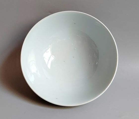 古玩陶瓷豆青釉碗真品鑒賞圖