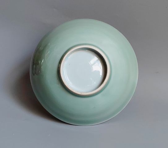 古玩陶瓷豆青釉碗真品鑒賞圖