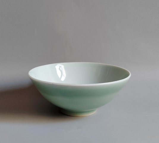 古玩陶瓷豆青釉碗真品鑒賞圖