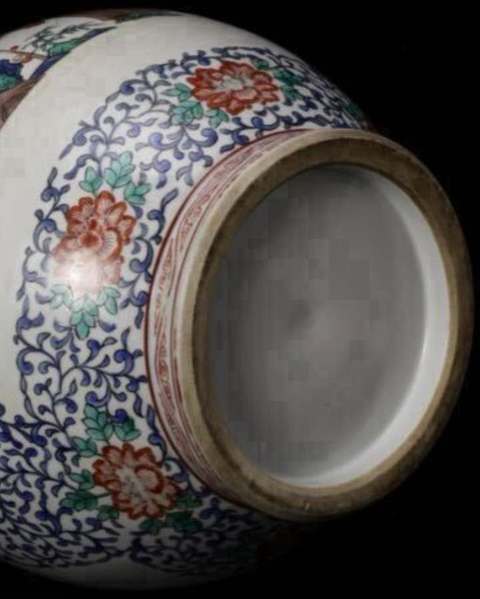 古玩陶瓷五彩琵琶尊真品鑒賞圖