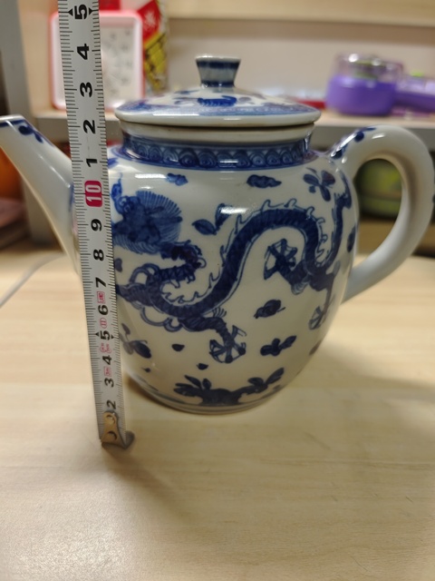 古玩陶瓷龍紋青花執(zhí)壺真品鑒賞圖