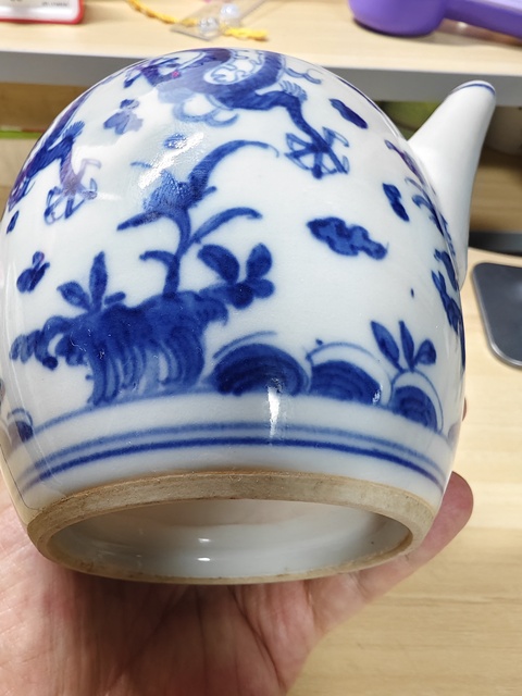 古玩陶瓷龍紋青花執(zhí)壺真品鑒賞圖