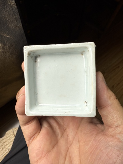 古玩陶瓷雍正斗彩四季花卉紋四方斗杯真品鑒賞圖