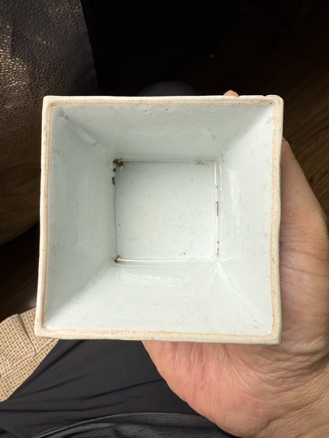 古玩陶瓷雍正斗彩四季花卉紋四方斗杯真品鑒賞圖