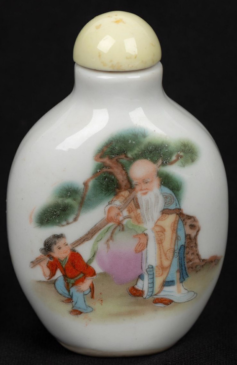 古玩陶瓷粉彩人物紋鼻煙壺真品鑒賞圖