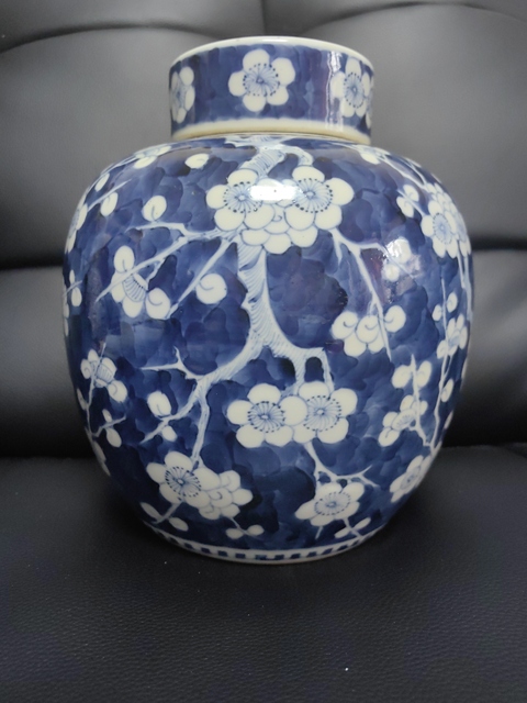古玩陶瓷青花留白冰梅紋蓋罐真品鑒賞圖