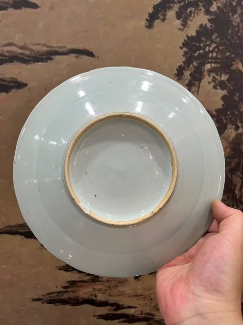古玩陶瓷乾隆花卉紋青花盤真品鑒賞圖