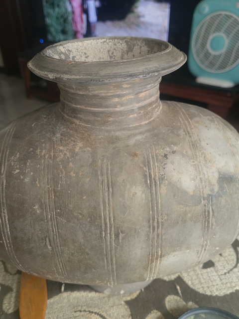 古玩陶瓷漢代鴨蛋瓶真品鑒賞圖