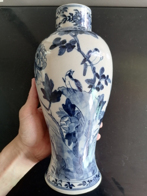 古玩陶瓷花鳥(niǎo)紋青花雞腿瓶真品鑒賞圖