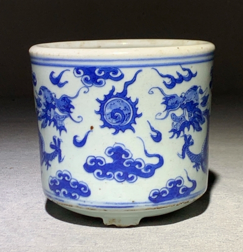 古玩陶瓷青花龍紋香爐真品鑒賞圖