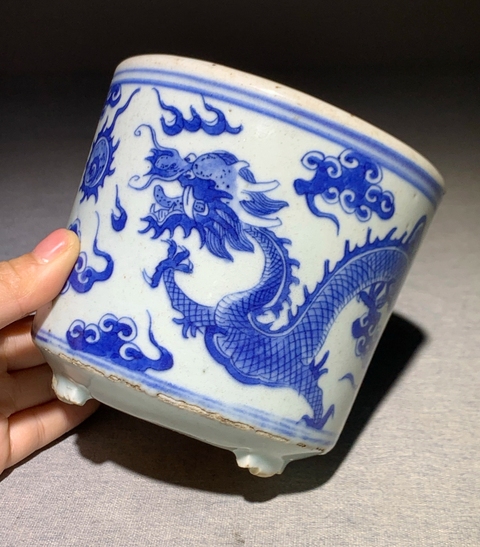 古玩陶瓷青花龍紋香爐真品鑒賞圖