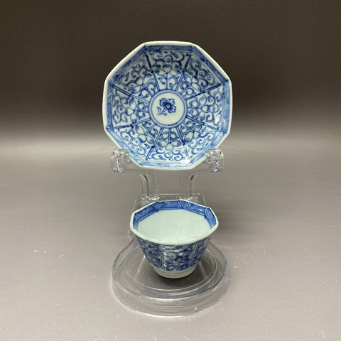 古玩陶瓷青花八角花卉紋杯盤(pán)真品鑒賞圖
