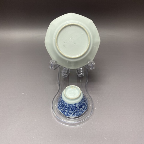 古玩陶瓷青花八角花卉紋杯盤(pán)真品鑒賞圖