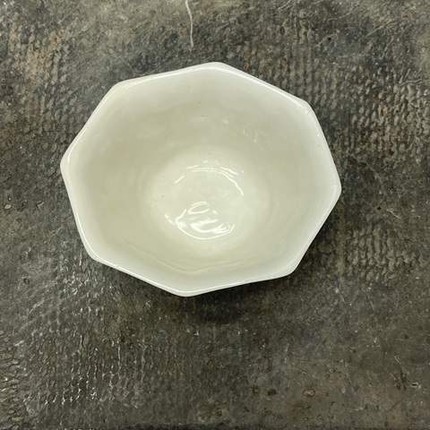 古玩陶瓷德化窯白釉八方杯真品鑒賞圖