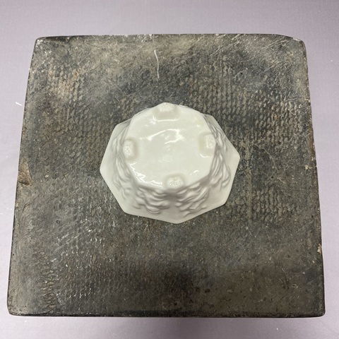 古玩陶瓷德化窯白釉八方杯真品鑒賞圖