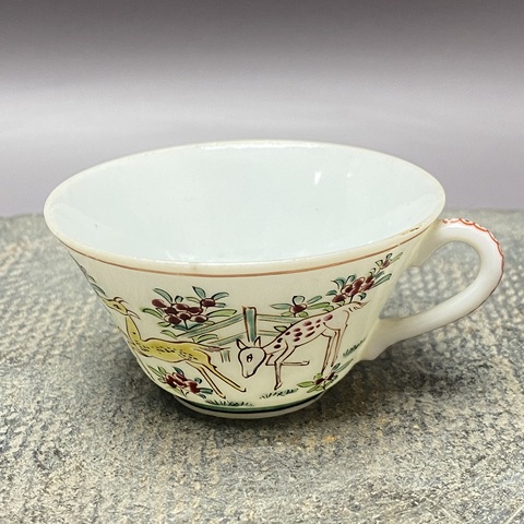 古玩陶瓷鹿紋粉彩執(zhí)杯真品鑒賞圖