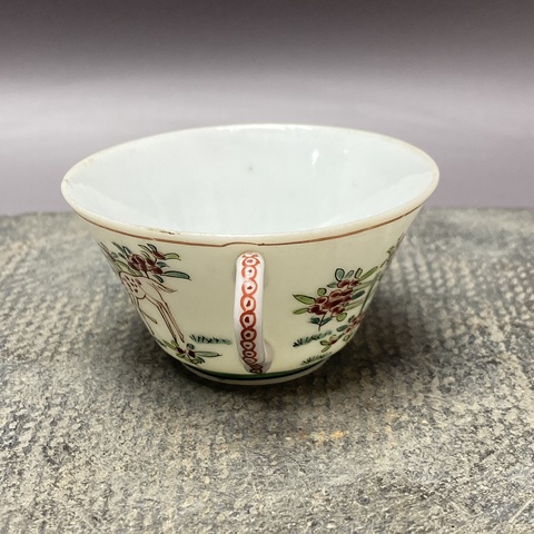 古玩陶瓷鹿紋粉彩執(zhí)杯真品鑒賞圖