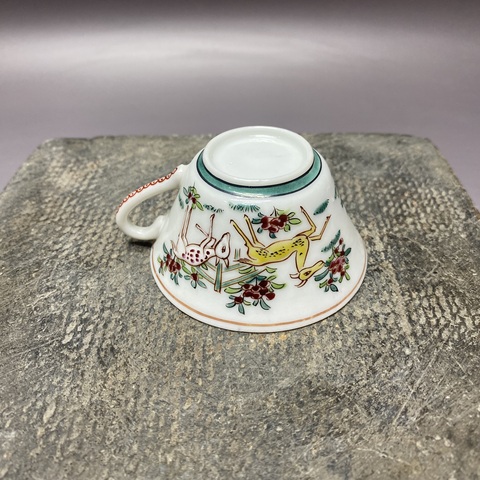 古玩陶瓷鹿紋粉彩執(zhí)杯真品鑒賞圖