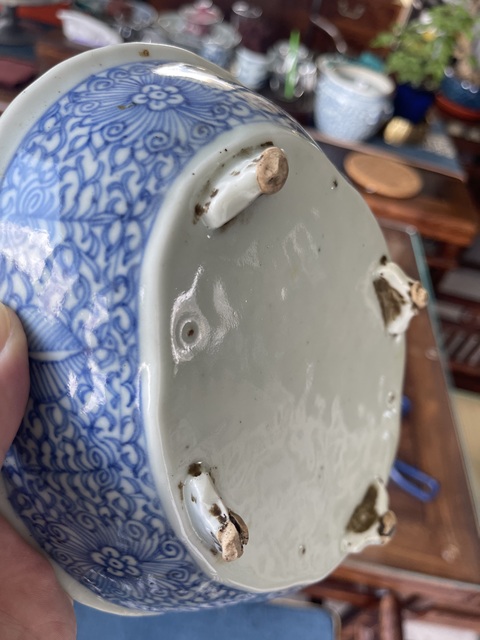 古玩陶瓷四足青花水仙盆真品鑒賞圖