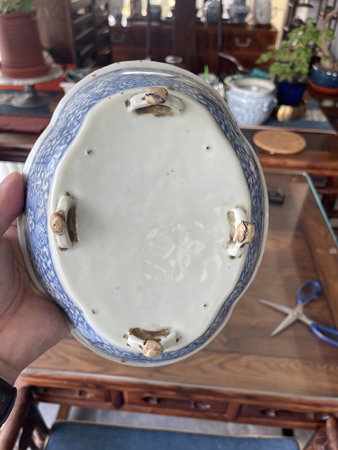 古玩陶瓷四足青花水仙盆真品鑒賞圖