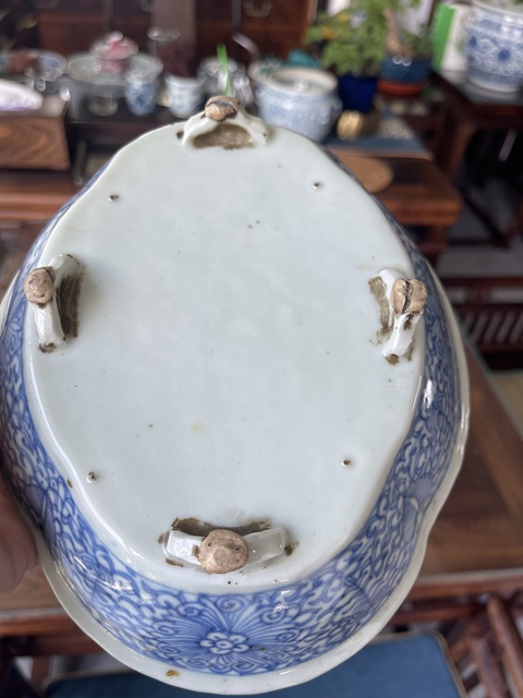 古玩陶瓷四足青花水仙盆真品鑒賞圖