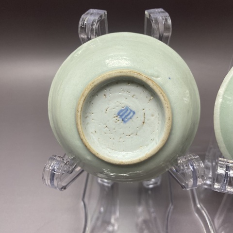 古玩陶瓷清中豆青釉盤真品鑒賞圖