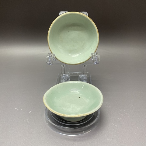古玩陶瓷清中豆青釉盤真品鑒賞圖