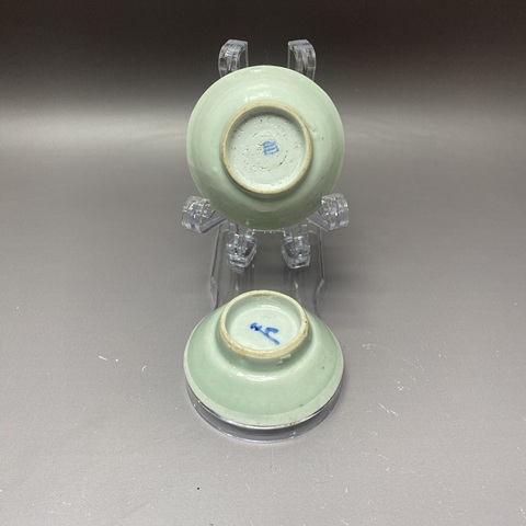 古玩陶瓷清中豆青釉盤真品鑒賞圖